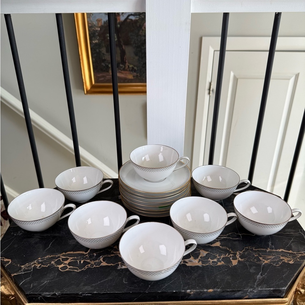 Bavaria Tirschenreuth Germany Teacups and Saucers Set